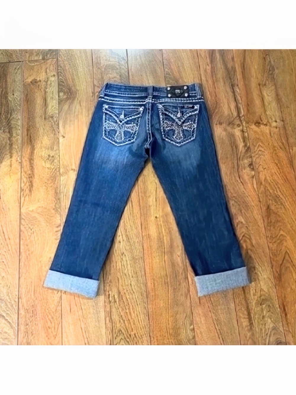 Gorgeous Miss Me Crop Jeans With Cross Embellished Pockets